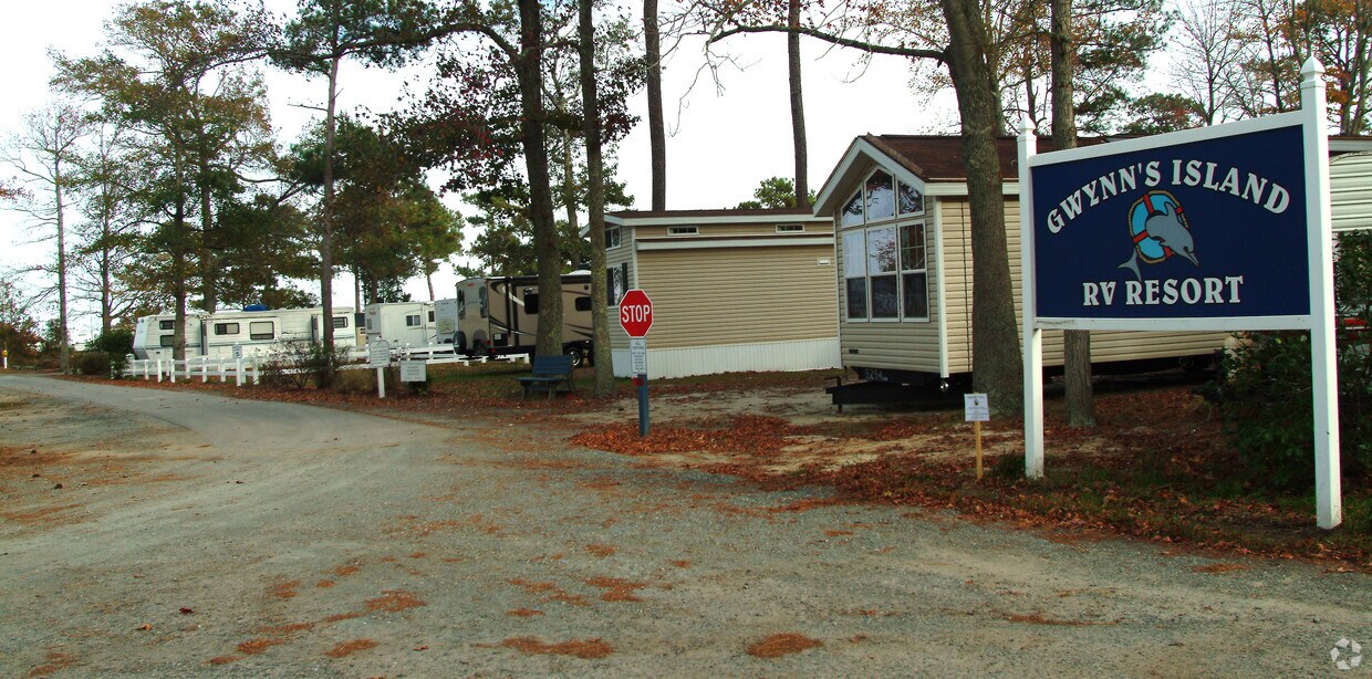 Gwynn’s Island RV Resort & Campground Apartments in Gwynn, VA