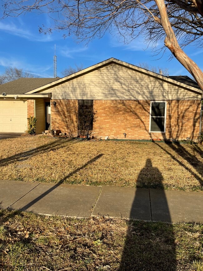 Photo - 1408 Bluffview Dr House