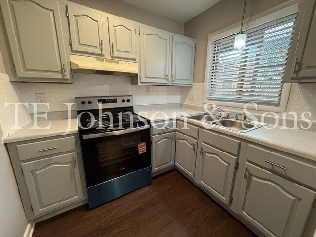 Photo - 1 Bedroom Minutes from The School of the Arts! Apartment