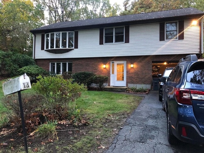 Building Photo - 18 Cranston Cir
