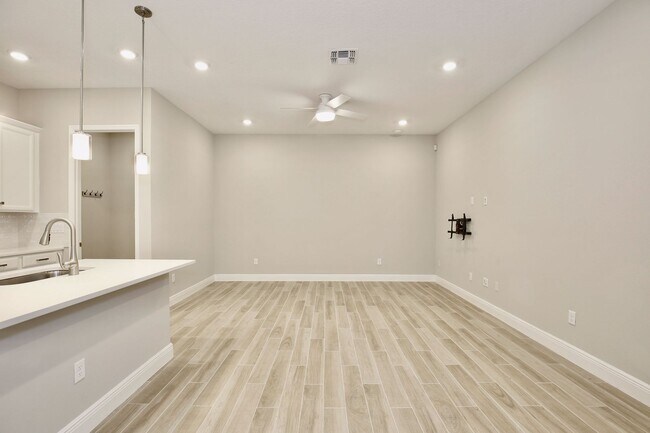 Foto del edificio - 6491 Cyrils Dr