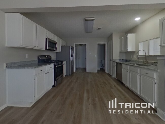 Foto del edificio - 5115 Whitehaven Dr