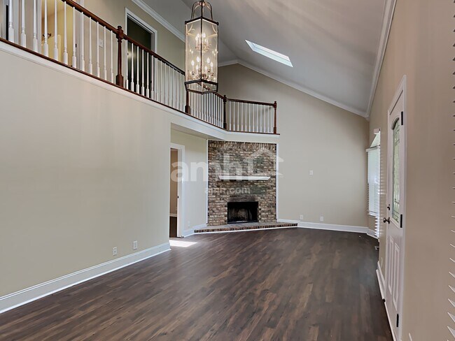 Building Photo - 520 Justin Drive