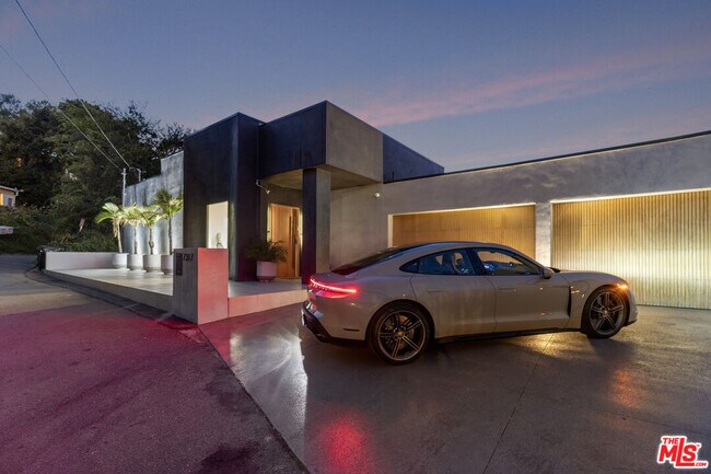 Foto del edificio - 7317 Caverna Dr