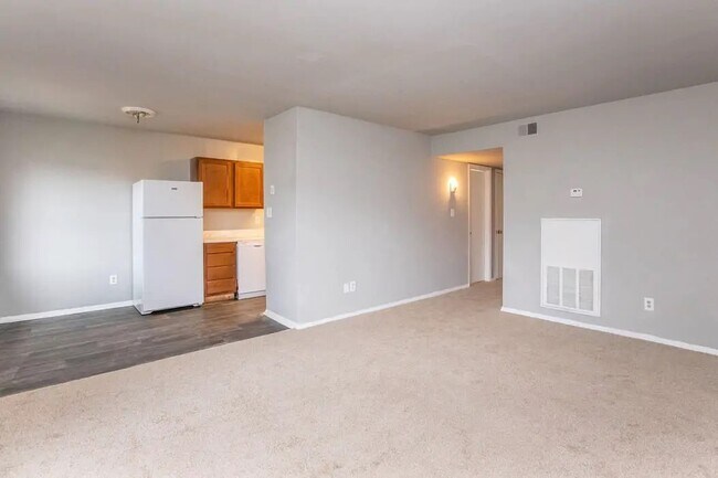 Foto del edificio - 6110 Cricklewood Dr