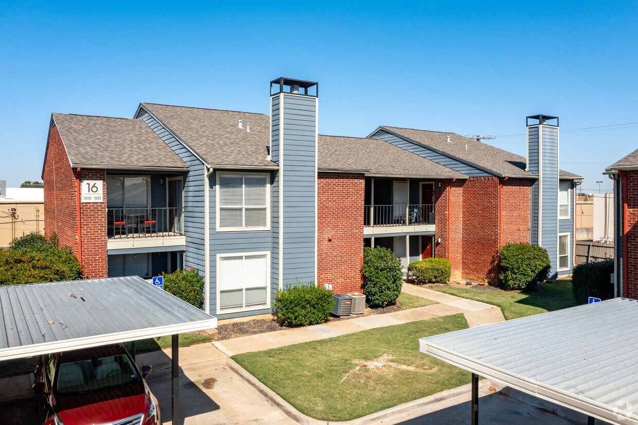 Wimbledon Apartments at 1420 W Main St Lewisville, TX