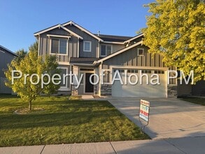 Building Photo - 817 E Ionia Dr