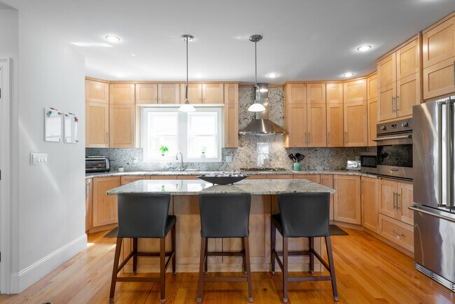 Building Photo - 57 Kidder Ave