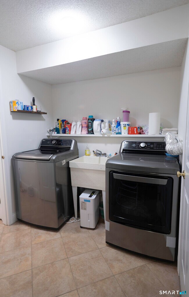 Building Photo - 150 Prospect St