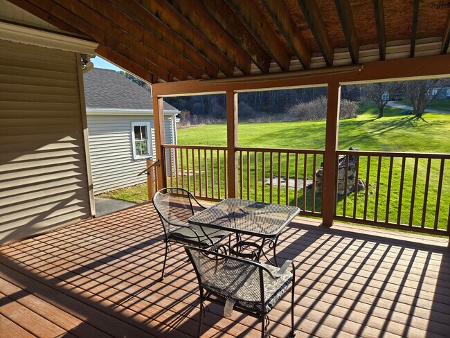 Foto del edificio - 521 Riverside Dr