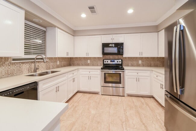 Foto del edificio - 3824 Evergreen Dr