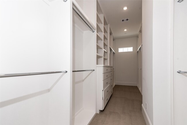 Building Photo - 3821 N Braeswood Blvd