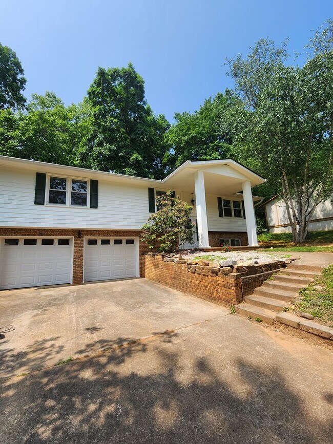 Foto del edificio - East Asheville Rental!