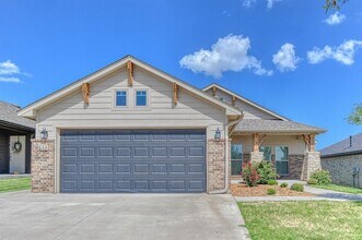 Building Photo - 432 Pergola St