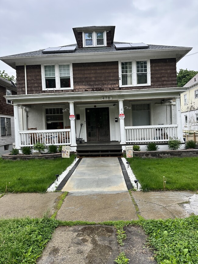 Building Photo - 478 Liberty St