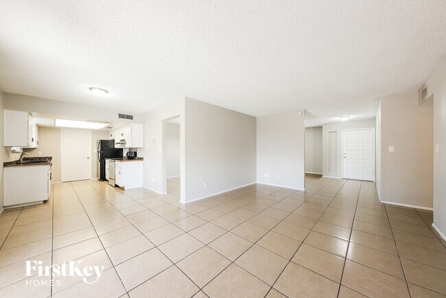Building Photo - 4923 W Larkspur Dr