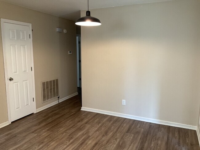 Foto del edificio - 2704 Monza Trail