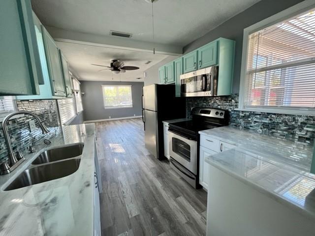Foto del edificio - 2720 Edwards Ave S