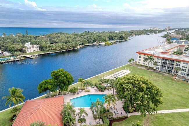 Foto del edificio - 3050 NE 48th Ct