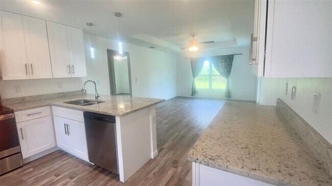 Building Photo - 27100 Savoy Dr