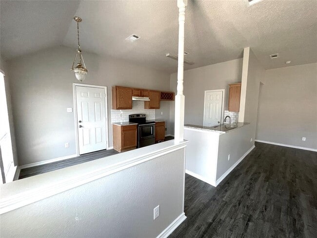 Building Photo - 8918 Quail Ridge Dr