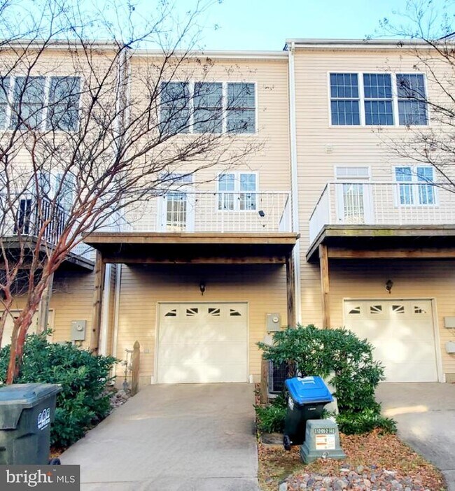 Foto del edificio - 25013 Riding Center Dr