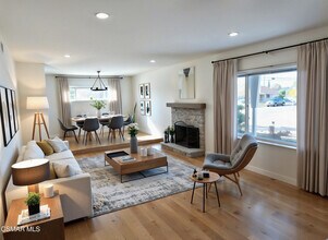 Building Photo - 1404 Suffolk Ave