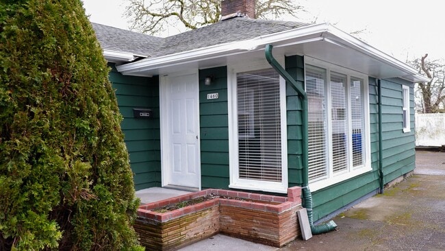 1460-1466 NE Going St Portland - 1460-1466 NE Going St Portland Apartment