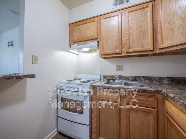 Foto del edificio - 1115 N College Dr