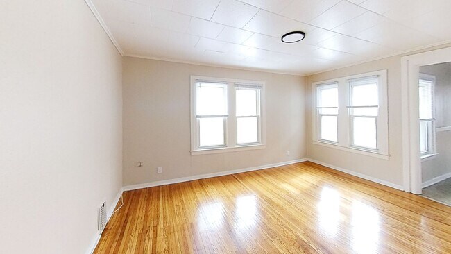 Building Photo - 257 Park Ave