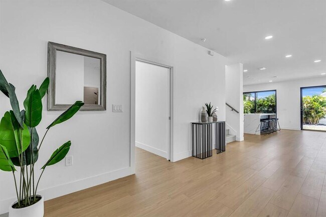 Foto del edificio - 2721 17th Ave N