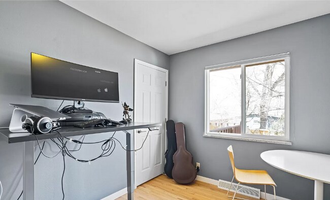 Foto del edificio - 4555 Brookfield Dr