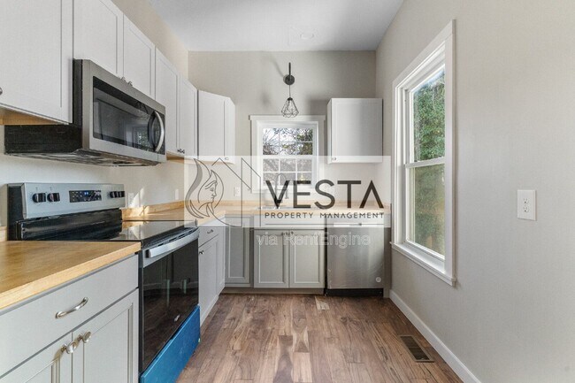 Foto del edificio - 555 Baldwin Ave