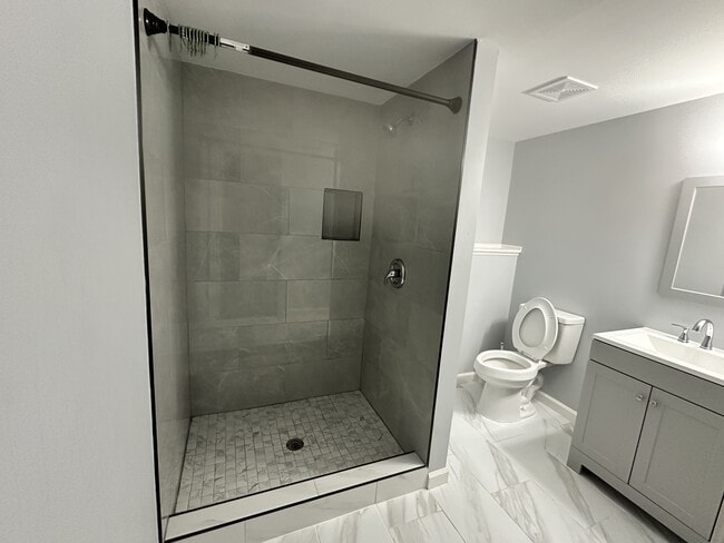 Building Photo - 10612 Holleybrooke Dr