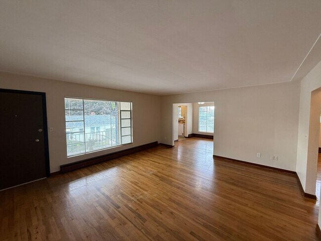 Building Photo - 1961 Center St NE