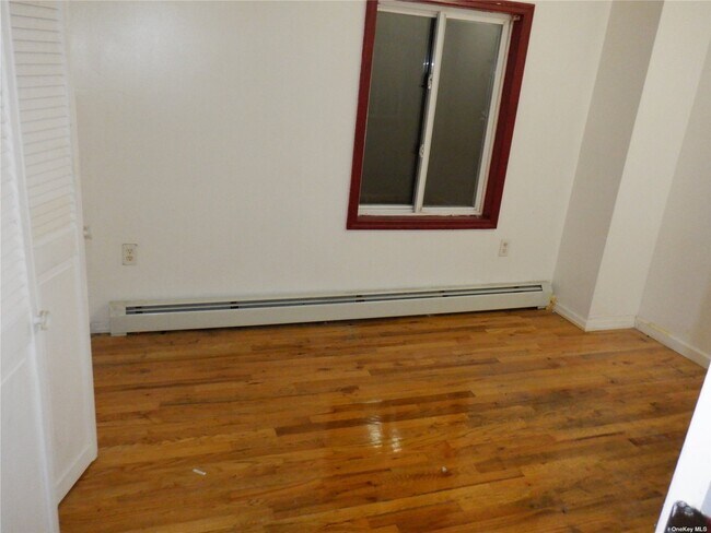 Foto del edificio - 137-50 Thurston St