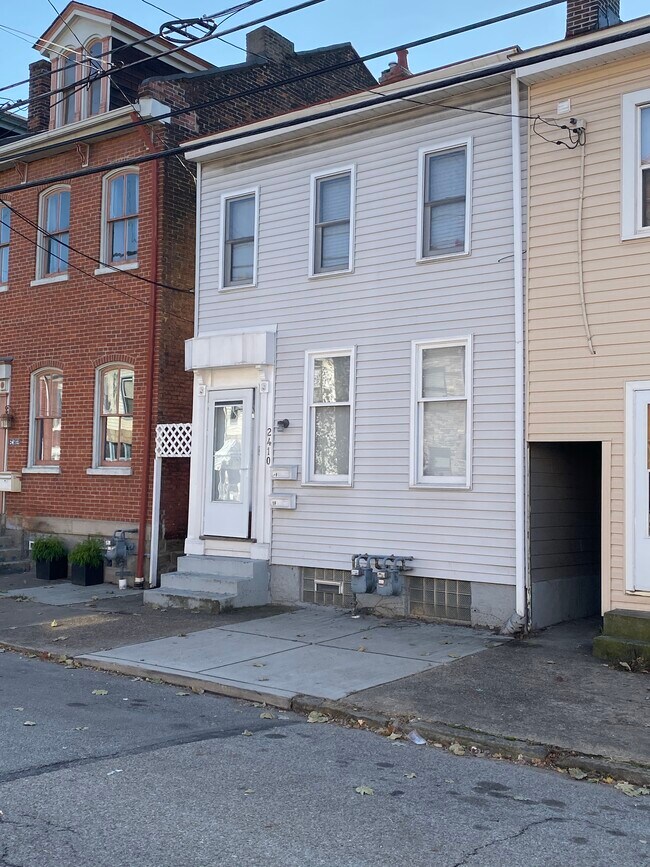 Foto del edificio - 2410 Jane St