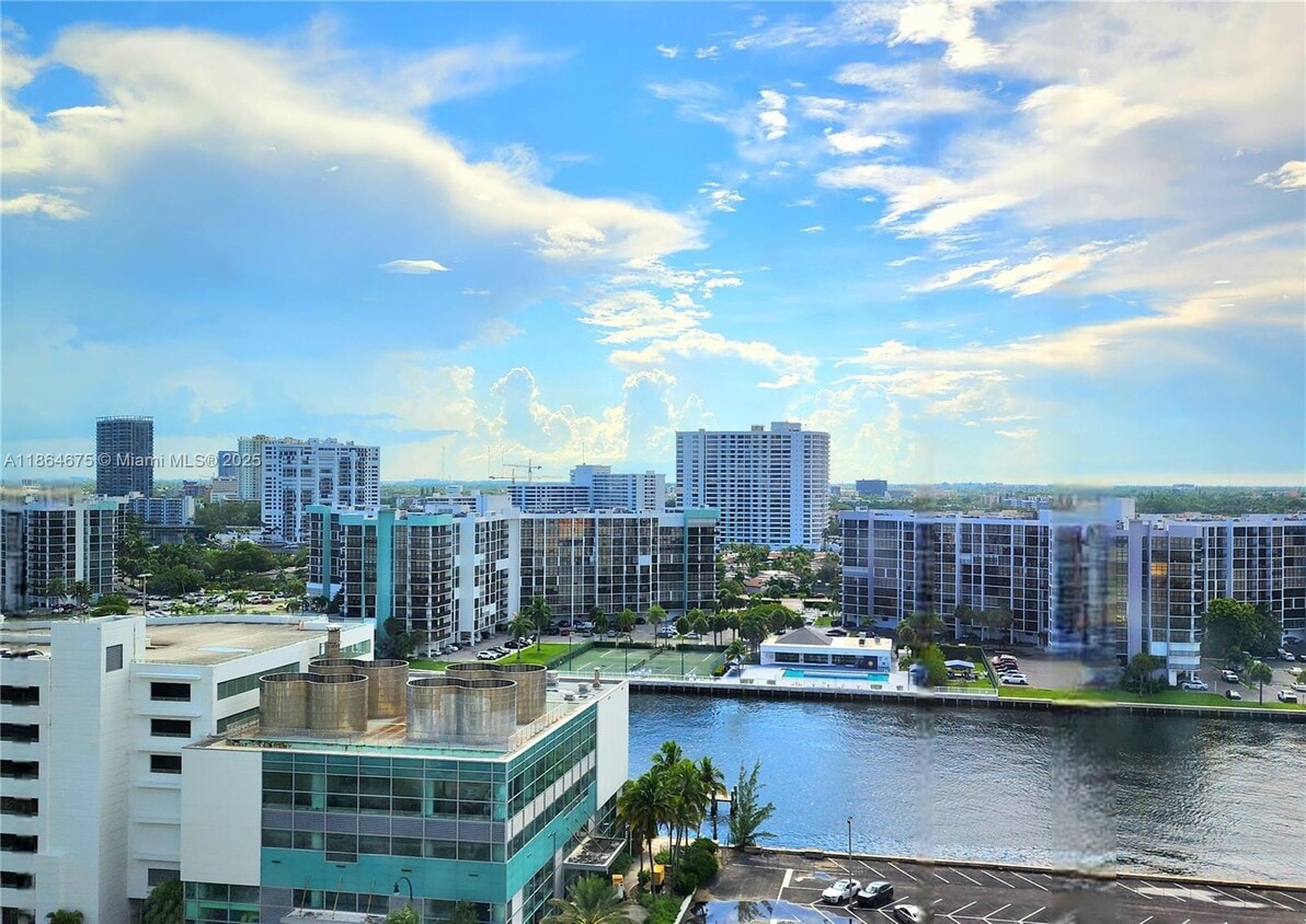 Primary Photo - 3505 S Ocean Dr