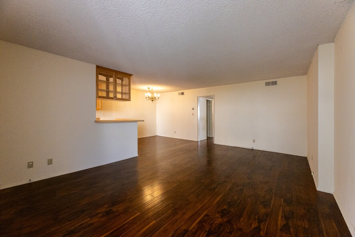 Foto principal - 5330 Zelzah Ave