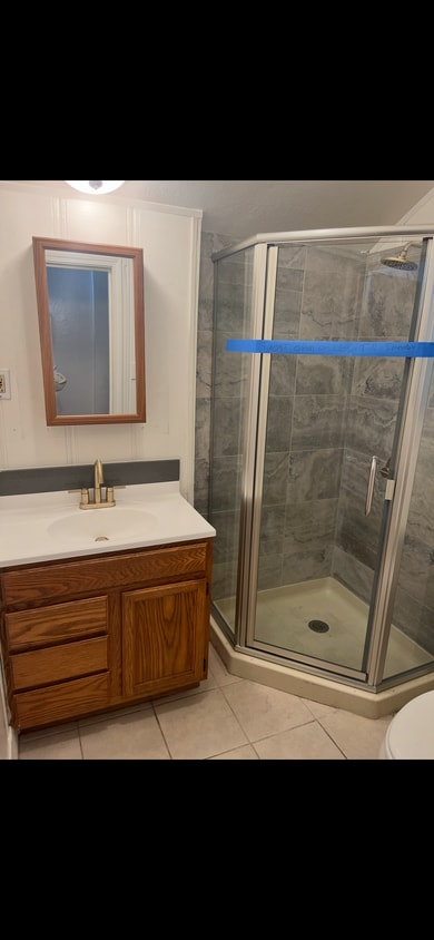 Ducha y baño actualizados - 731 Lucas Ave