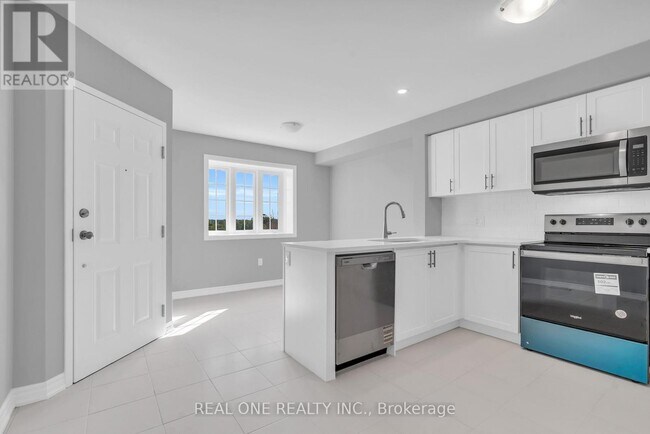 Building Photo - 85 Mullin Dr