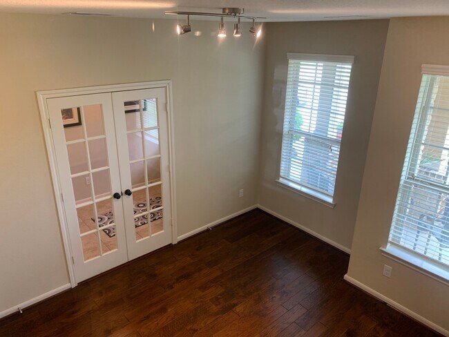 Building Photo - 6819 Hunters Trace Ln
