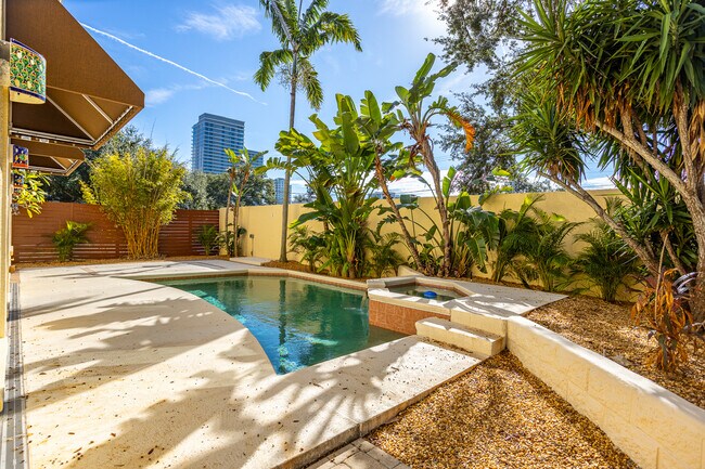 Foto del edificio - 3204 W Empedrado St