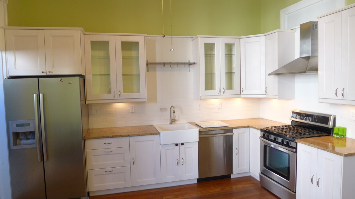 Foto principal - 108 E Preston St