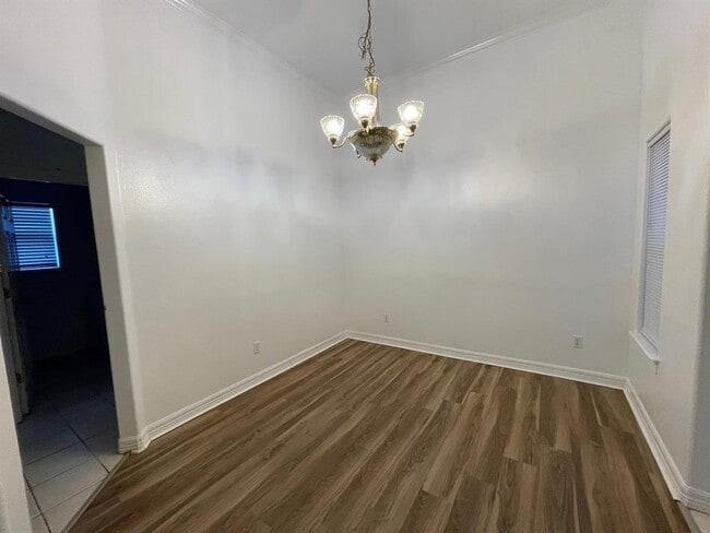 Building Photo - 1225 Sagebrush St