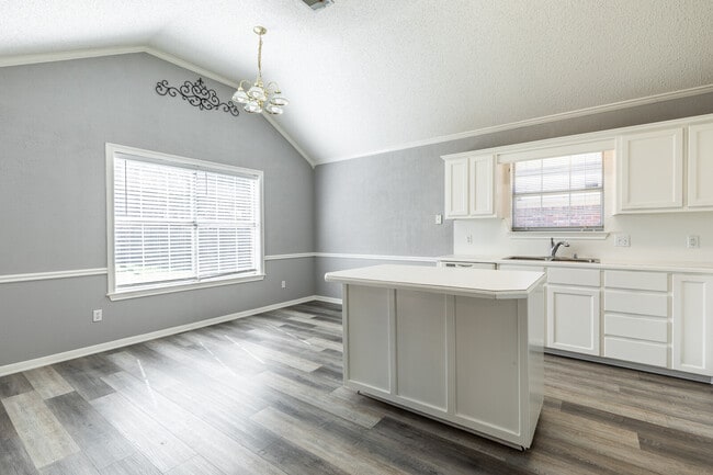 Foto del edificio - 10312 Sierra W Dr