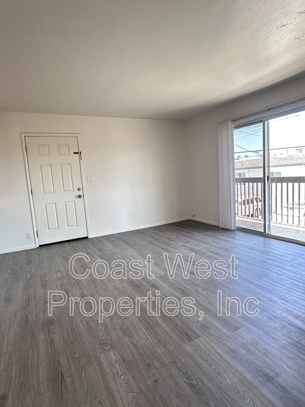 Building Photo - 2121 Reed Ave