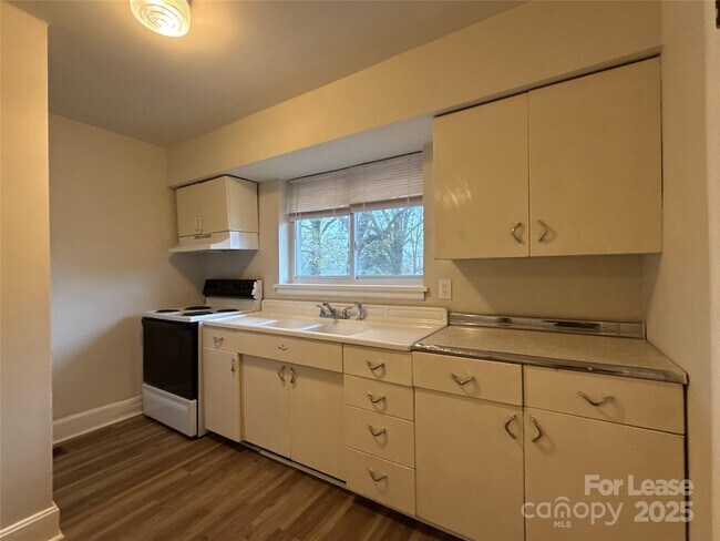 Foto del edificio - 1522 Browns Ave