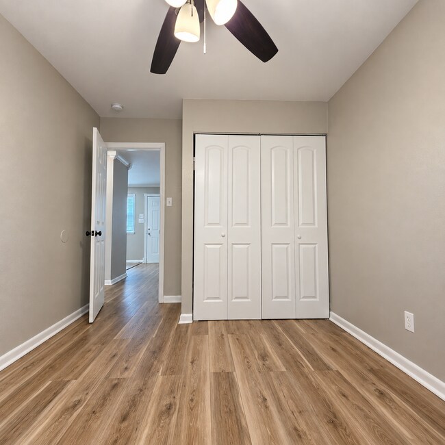 Foto del edificio - 1504 Oakwood Ave NE