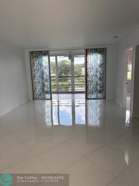 Foto del edificio - 1811 Sabal Palm Dr